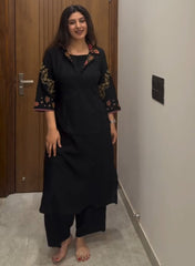 Aashma-Women’s Kurta Set