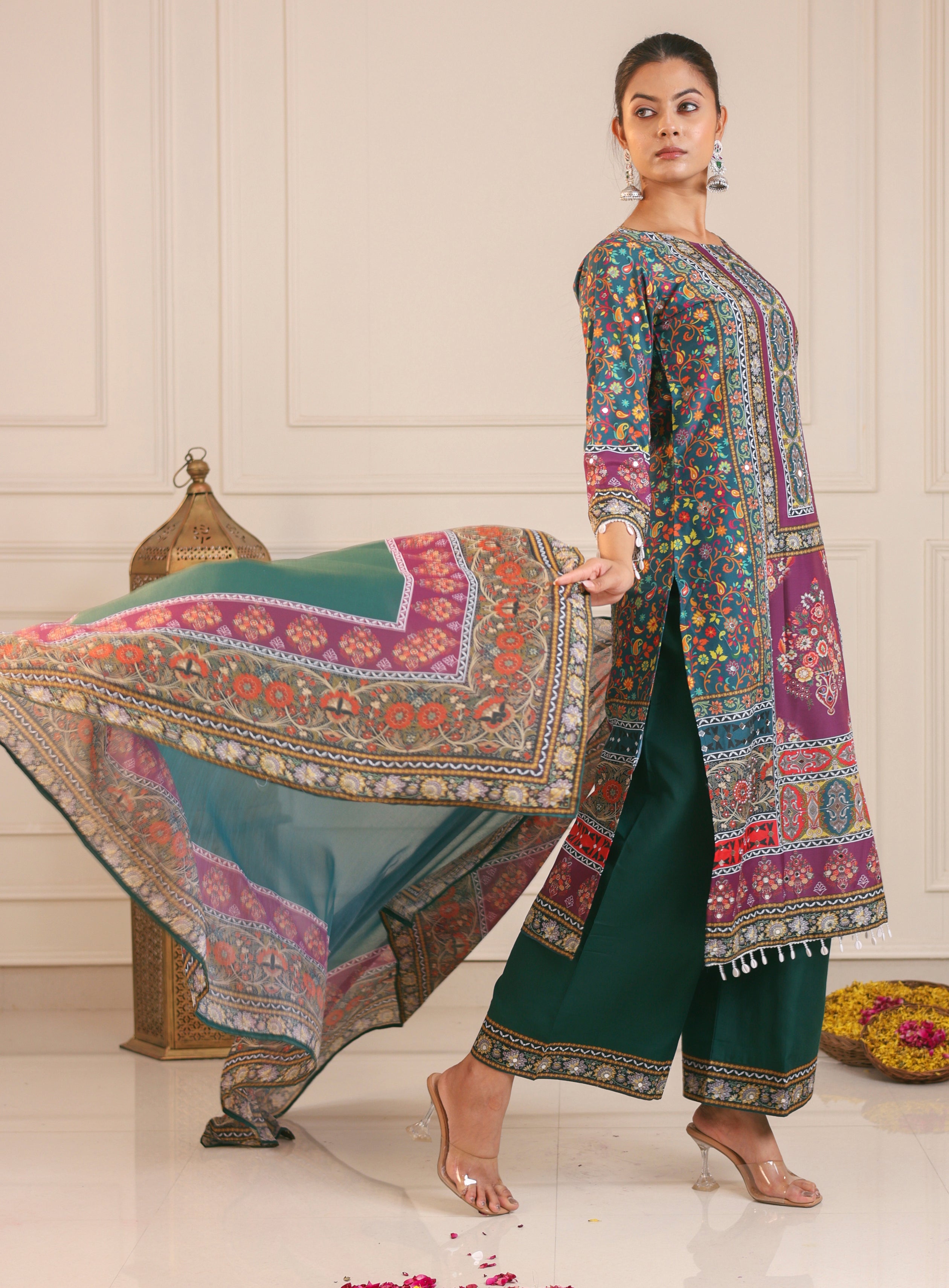 Kaneez-Heavy Fency Pair With Dupatta Set