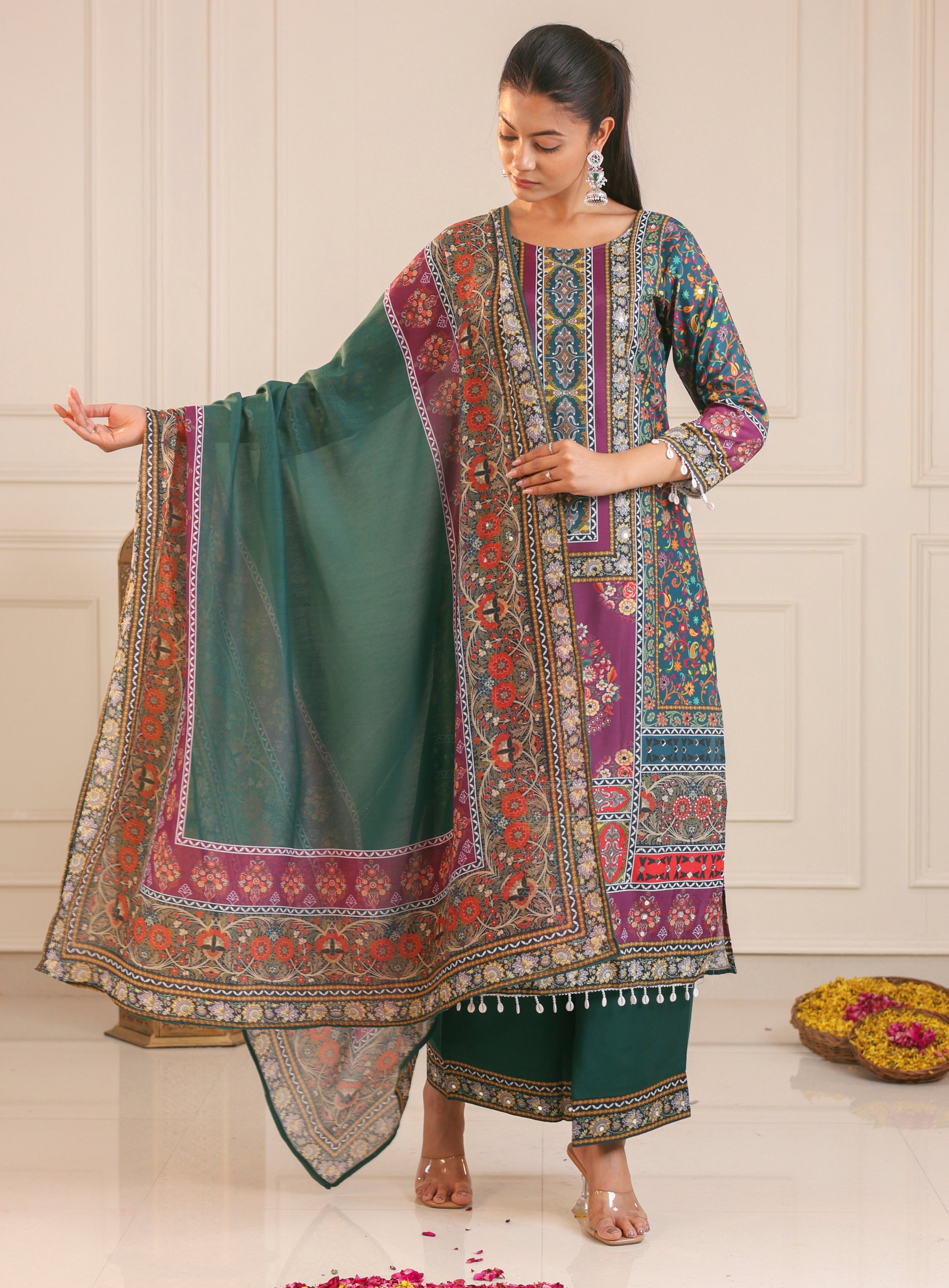 Kaneez-Heavy Fency Pair With Dupatta Set