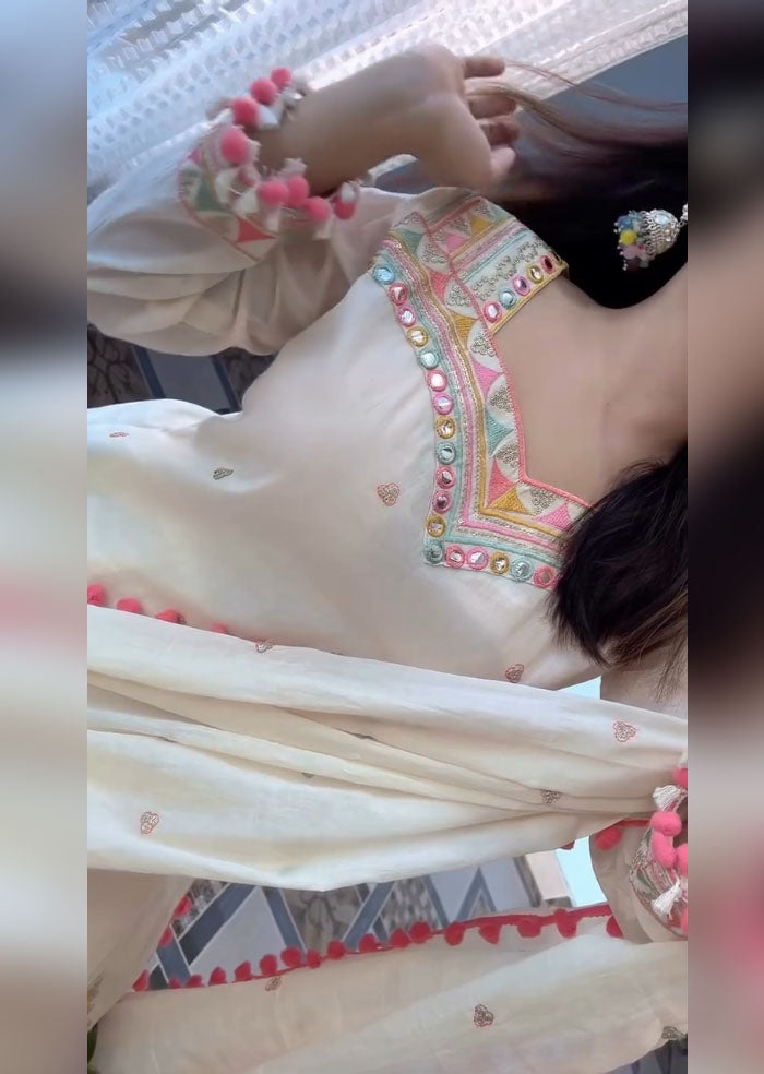 LOOKY- EMBROIDERY HEAVY FENCY PAIR WITH DUPATTA SET